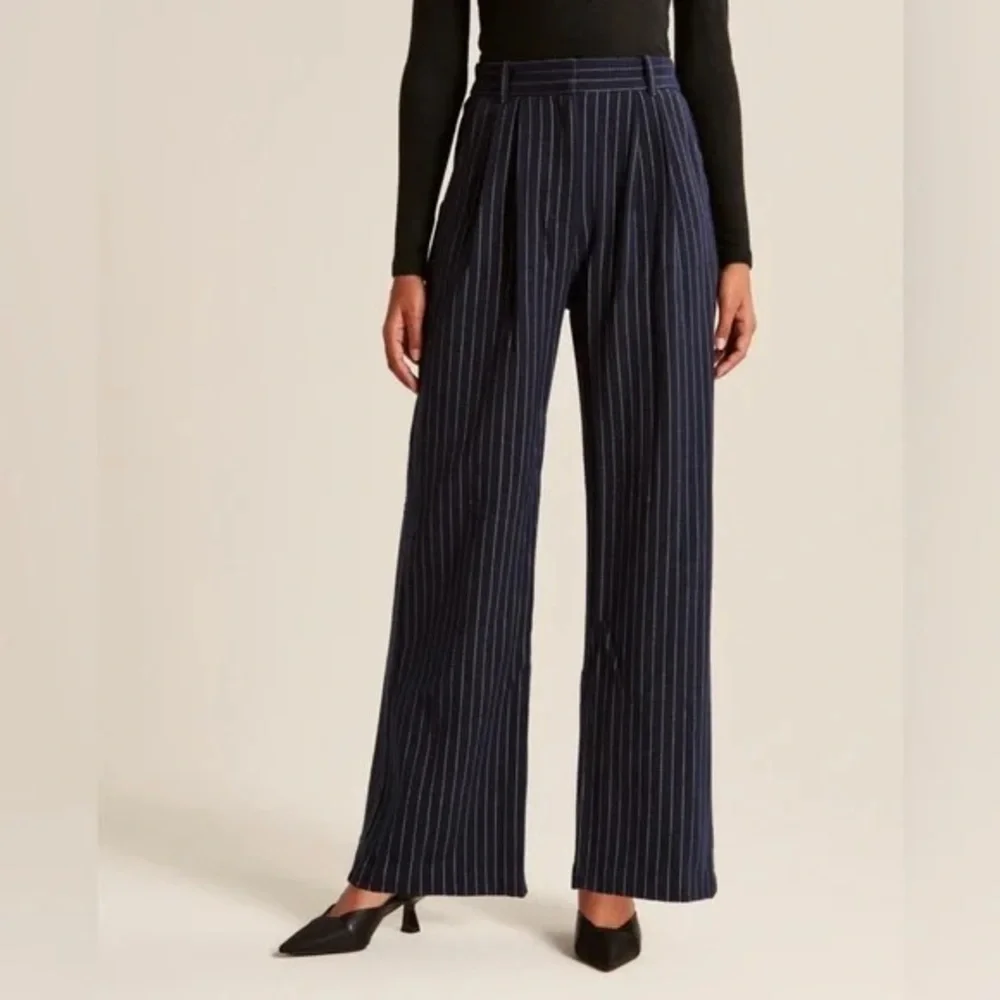 Abercrombie Tailored Brushed Suiting Wide Leg Pant - Picture 1 of 3